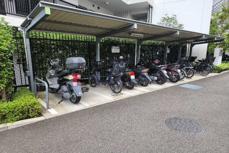 シティテラス横浜仲町台弐番館の自転車・バイク置場