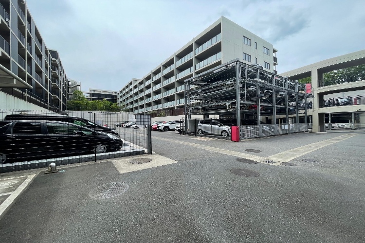 シティテラス横浜仲町台壱番館の駐車場