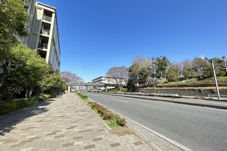 シティテラス横浜仲町台壱番館の四季が馴染む建築